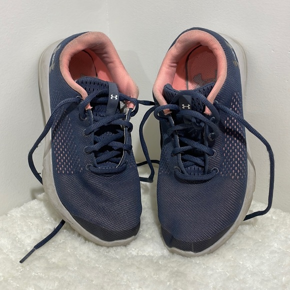 Girls 4.5Y Under Armour Sneakers USED - Picture 1 of 5